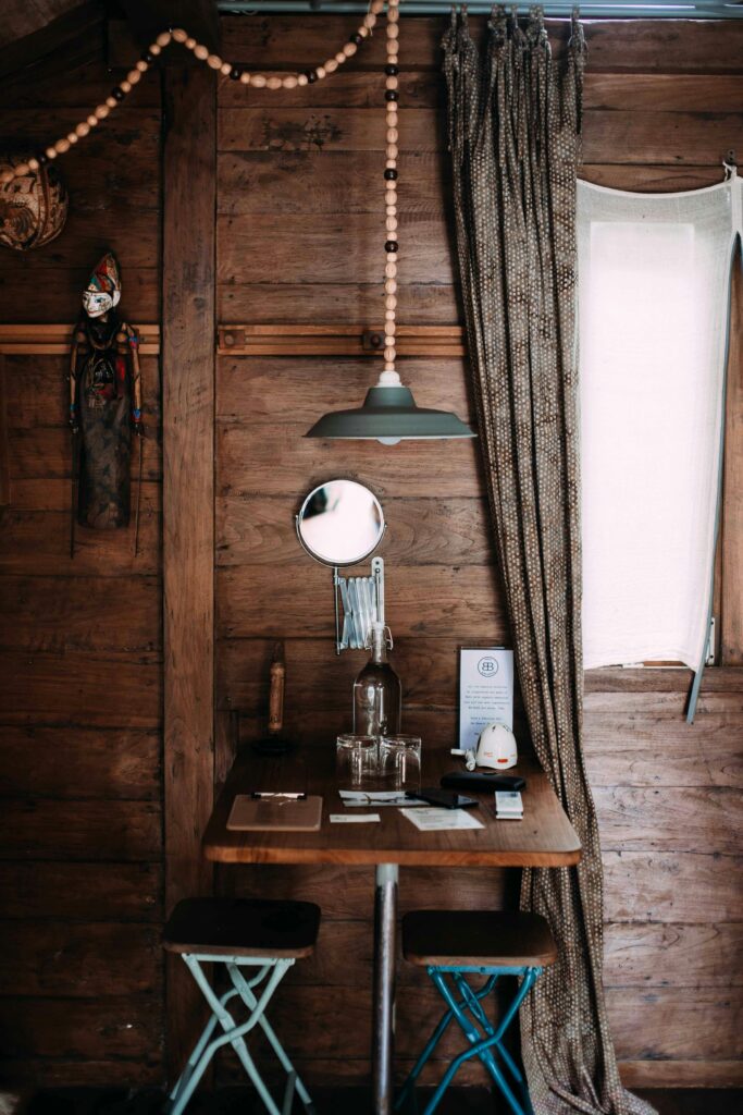desk-lamps-small-spaces-dorm