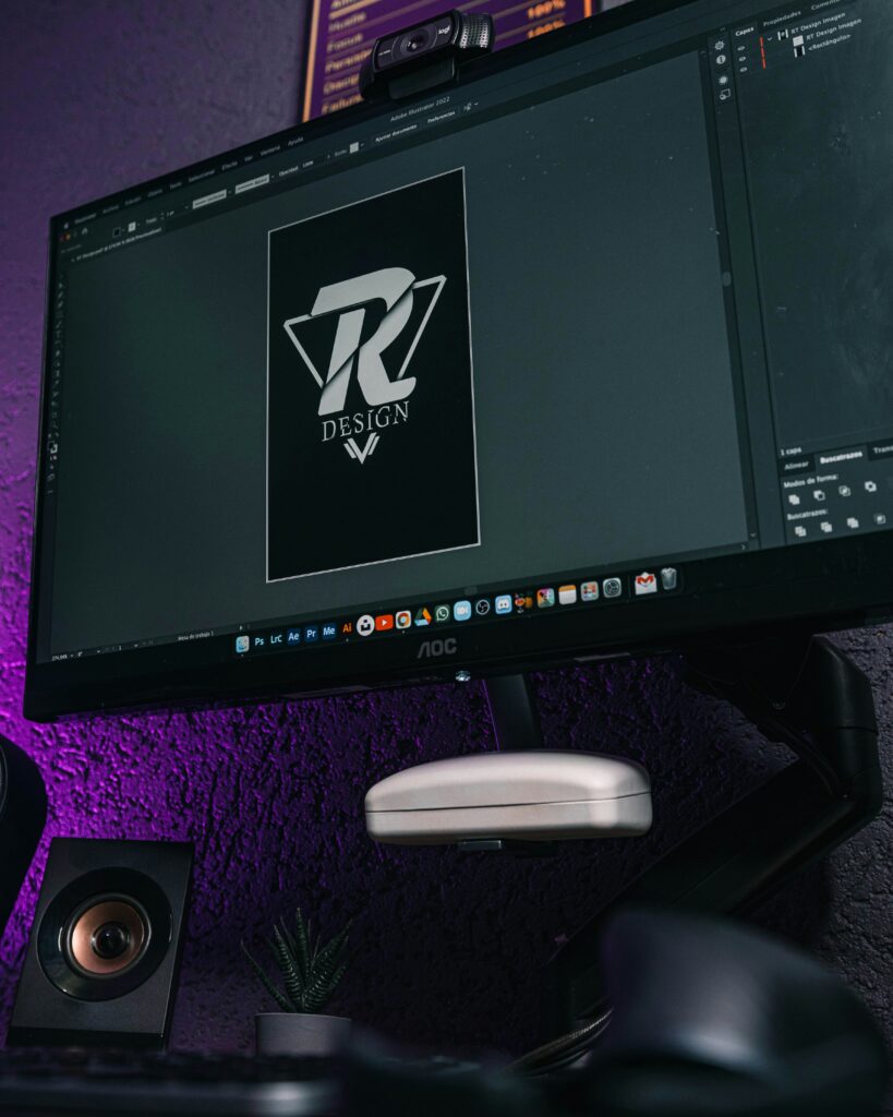 desk setup for small spaces